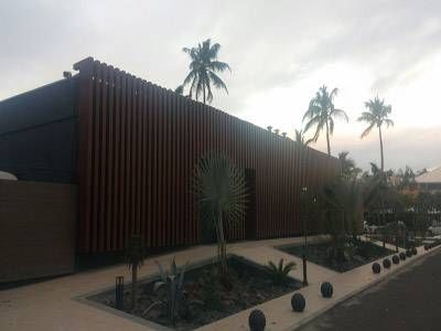 Fachada  Acero Corten Hotel en Guadalupe (Francia)