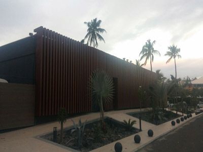 Fachada Acero Corten Hotel Guadalupe (Francia)